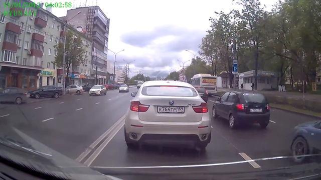 Придурок на БМВ смотреть онлайн