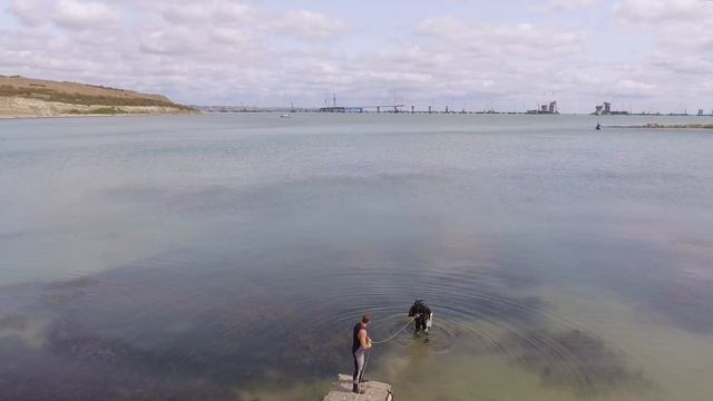 Крымъ 4K: Водолазы МЧС разминируютъ Павловскую бухту крѣпости Керчь смотреть онлайн