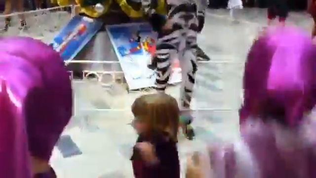 Новогоднее шоу в ГДК им. Петровского смотреть онлайн