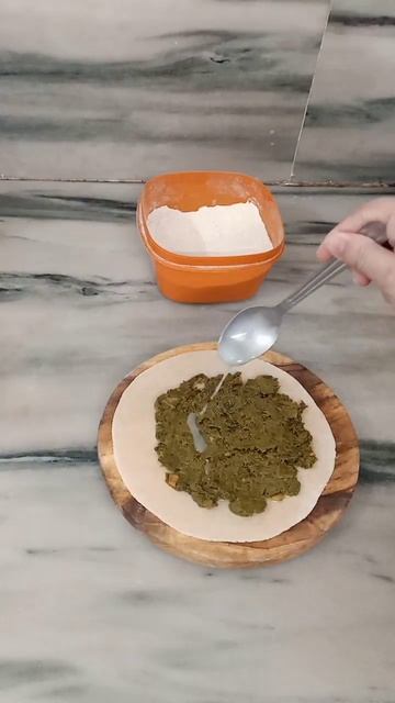 Paratha (saag Ka) 🍽️✌️☺️ #parantha #cooking #ytshorts #shorts #punjabhome