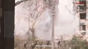 Мариуполь   штурм администрации и гостиницы в левобережном районе Мариуполя  Видео от 1