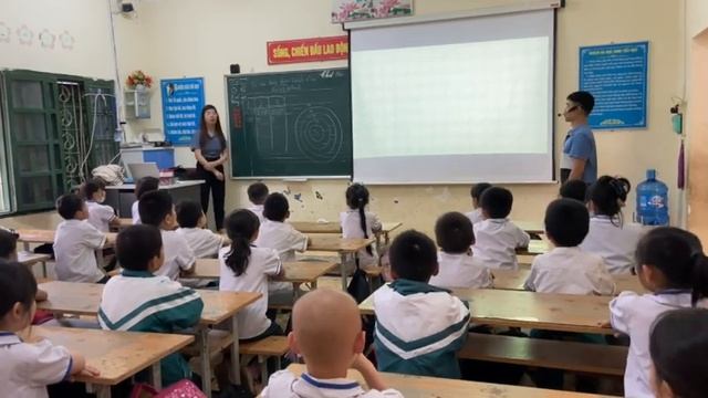 I learn smart 1/ Unit 8/lesson 2/ Phonics Y and X смотреть онлайн
