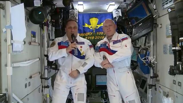 Рязанское десантное училище поздравили с вековым юбилеем из космоса. смотреть онлайн