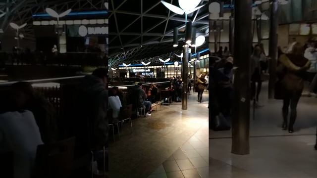 Варшава. Торговый центр "Злоте тарассы" верхний этаж. смотреть онлайн