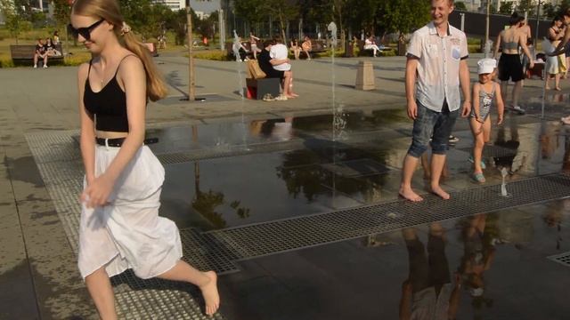 Fountain steam and fun splashes of Summer ! / Фонтанная пара и веселые брызги Лета ! смотреть онлайн