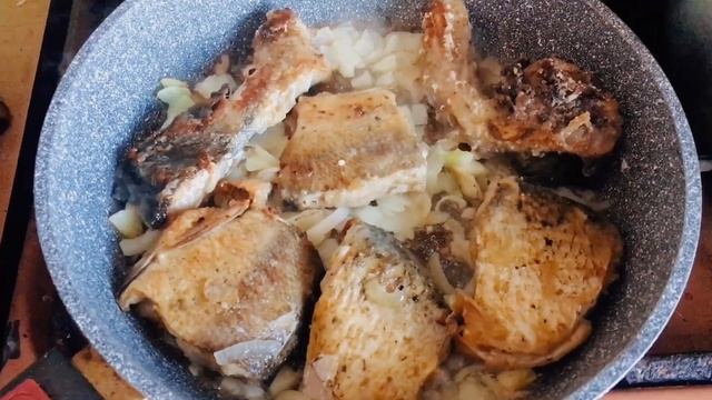 ЖАРИМ РЕЧНУЮ РЫБУ .ЖИЗНЬ ПРОСТЫХ ЛЮДЕЙ В ДЕРЕВНЕ