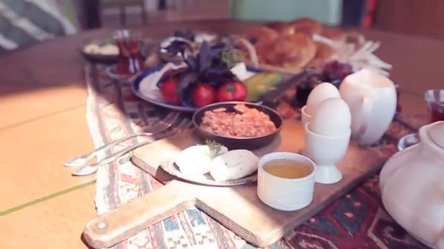 Traditional Azerbaijani Breakfast at Green House Kitchen смотреть онлайн