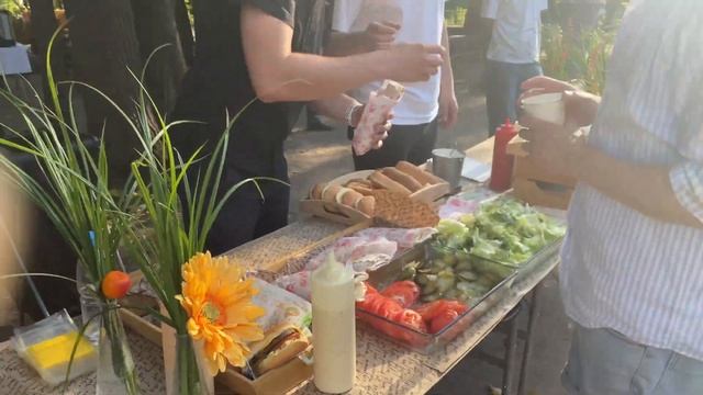 Пикник BBQ на корпоративном выезде в глэмпинг, июль 2023 смотреть онлайн