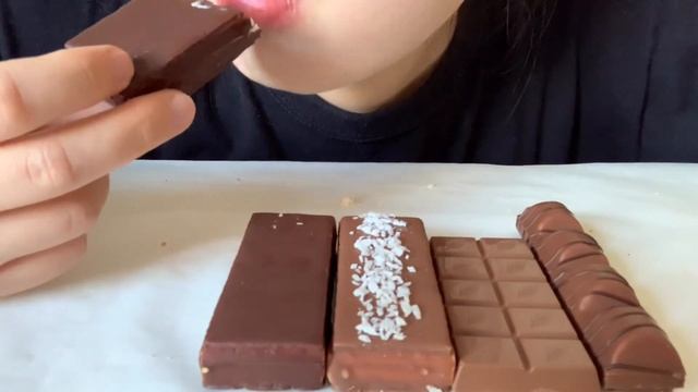 [먹방 ]Kinder chocolate mukbang Киндер шоколад 러시아에서 사먹은 킨더초콜릿 후기 смотреть онлайн