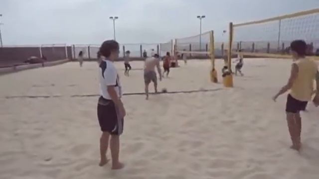 На пляже. последняя запись смотреть онлайн