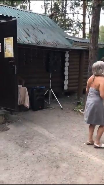 В нашем кафе всегда весело! смотреть онлайн