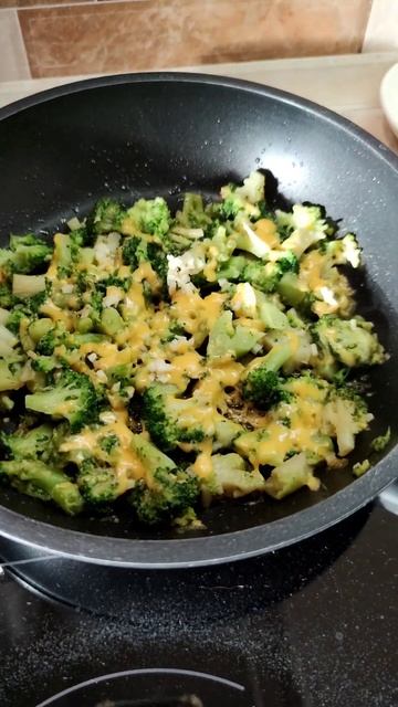 Самый простой рецепт.Брокколи с сыром и чесноком#брокколи#готовимдома#простойрецепт#recipe #broccol