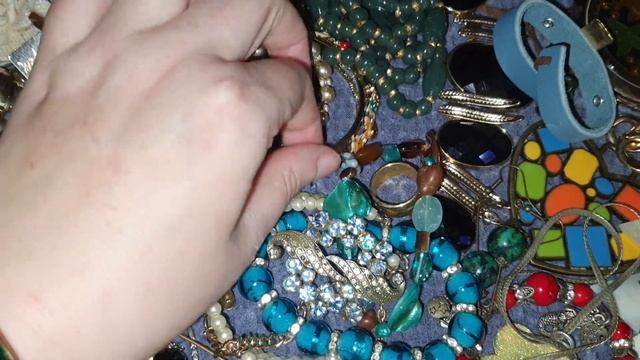 Огромные мегалоты с бижутерией ( носить,на материалы ,для рукоделия) смотреть онлайн