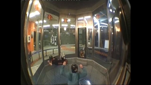 Flying in a wind tunnel смотреть онлайн