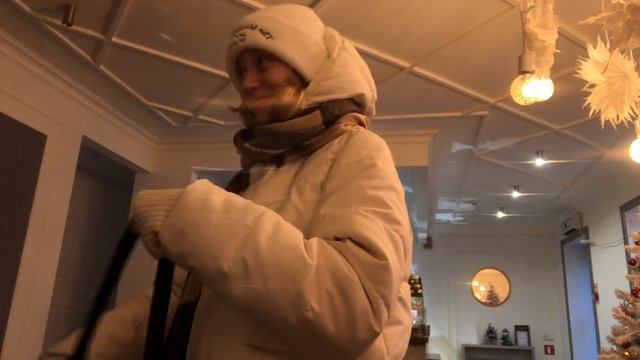 влог//несколько дней зимой🍊: каток, кафе, новогодние украшения🤍 смотреть онлайн