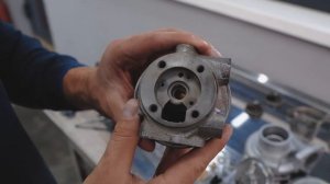 Турбина на Isuzu ELF - заменяем или ремонтируем? Масло больше не течет!