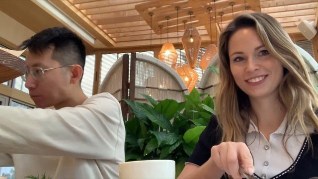 Первый день в Сочи . Олимпийская деревня , ресторан VLOG 1 смотреть онлайн