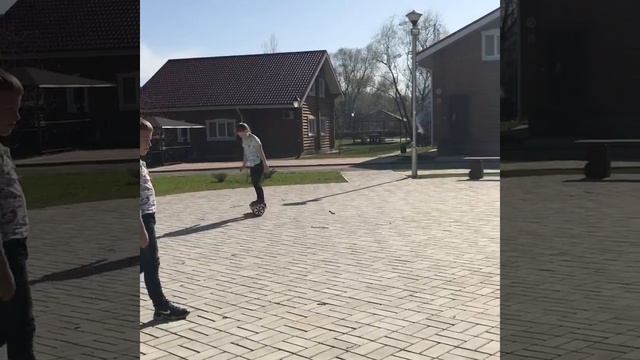 Майские праздники на турбазе Самарской области. Что он творит... смотреть онлайн