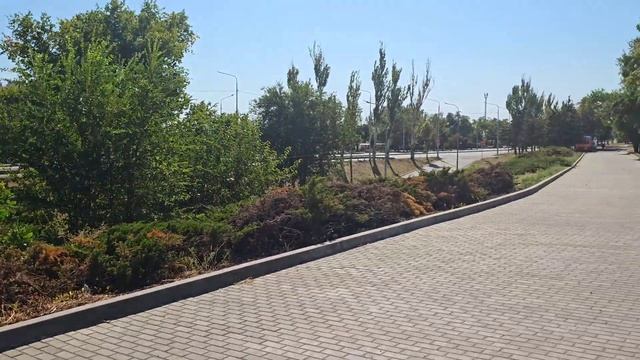 Город Мариуполь 2024. Новые Красивые Спортивные и Детские Площадки в Парках Города. смотреть онлайн