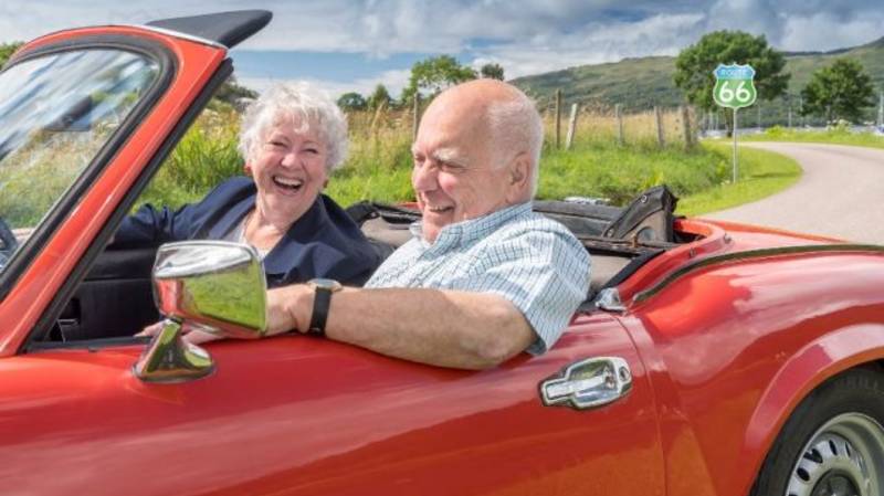 Еще вчера бедные пенсионеры - резко разбогатели? И лишились субсидии по коммунальным платежам смотреть онлайн