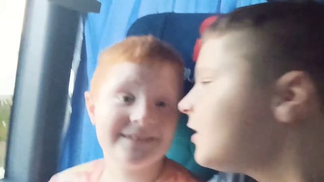 мы летим в Египет и в Киев смотреть онлайн