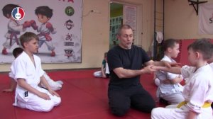 Джамал Ажигирей даёт уроки ушу в новоуральском спортклубе «Сатори»