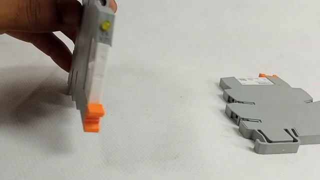PHOENIX Contact Relay With Base 24V DC in Pakistan смотреть онлайн