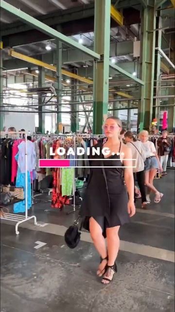 Такие сногсшибательные образы можно собрать на Garage sail 👡 #севкабельпорт #гаражнаяраспродажа смотреть онлайн