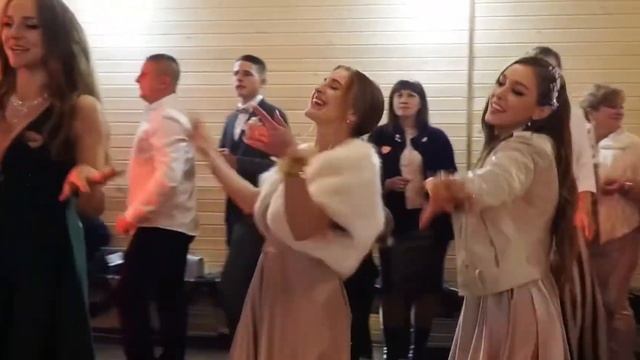 Група Край. Запальне весілля в Поляниці. «Одна калина за вікном…» смотреть онлайн