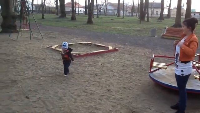 Прогулянка в парк Перені смотреть онлайн