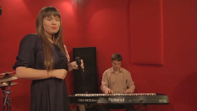 музыкальная группа QMusicBand Trio (LIVE) смотреть онлайн