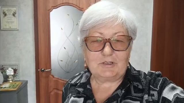 Урожай 2024. Морковь плохая. Капуста отличная. Ухаживаю за томатами. Побывали в кафе. Белые вёдра. смотреть онлайн