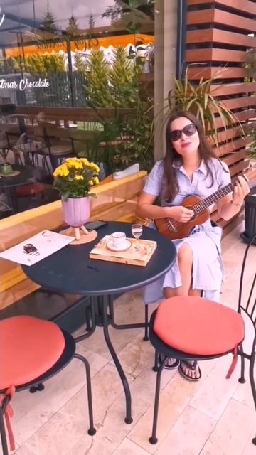 Знаешь, каждую ночья вижу... укулеле джаз кавер. #fethiye #jazzsinger смотреть онлайн