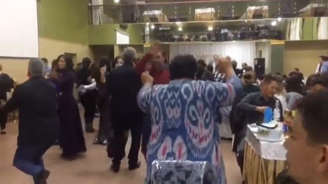 Юбилей Байсийит кафе Азиз😍 смотреть онлайн