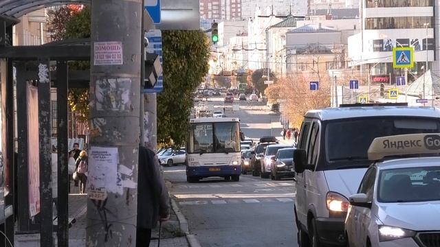 Автобус НефАЗ-5299-20-32 борт. №1835 маршрут №24 на остановке "Гостиница Центральная" смотреть онлайн