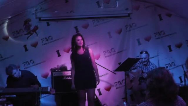 Группа E.V.A. - Je les ai vus heureux смотреть онлайн