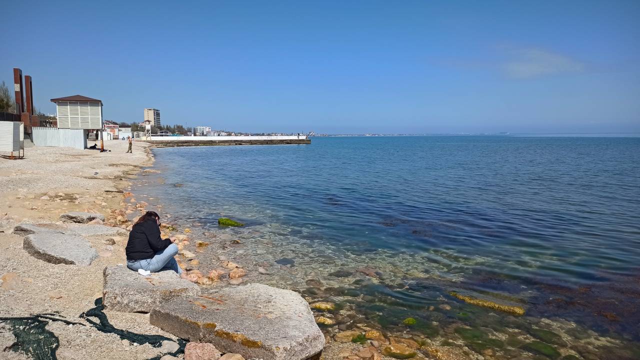 КРЫМ: Мазут на пляжах Феодосии 2025? Реальный обзор перед сезоном – куда можно ехать? смотреть онлайн