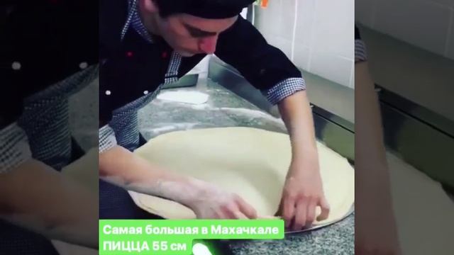 Самая большая пицца в Махачкале! Холдинг Peretz и сервис доставки TASLIM смотреть онлайн