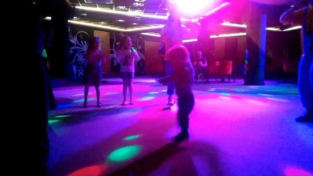 Парк-отель. Les art resort disco смотреть онлайн