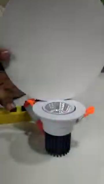 Radiant LED, COB DOWNLIGHT 3 in 1 смотреть онлайн