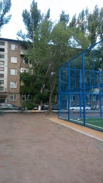 Площадка для мини-футбола на 18 мкр во дворе домов №19, №21 и №22 закончена Пятого Июля 2022 года смотреть онлайн
