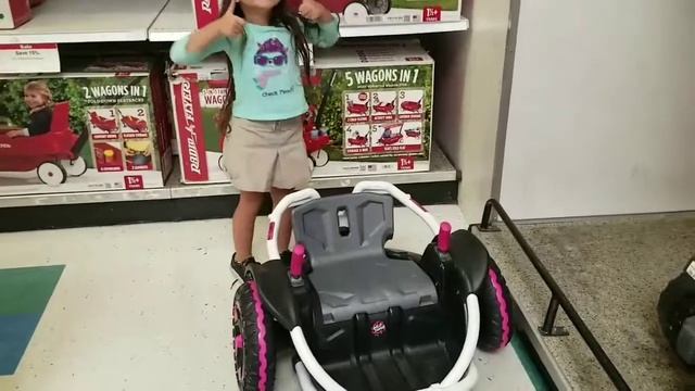 Carly hits Toys R Us, for some post birthday shopping. смотреть онлайн