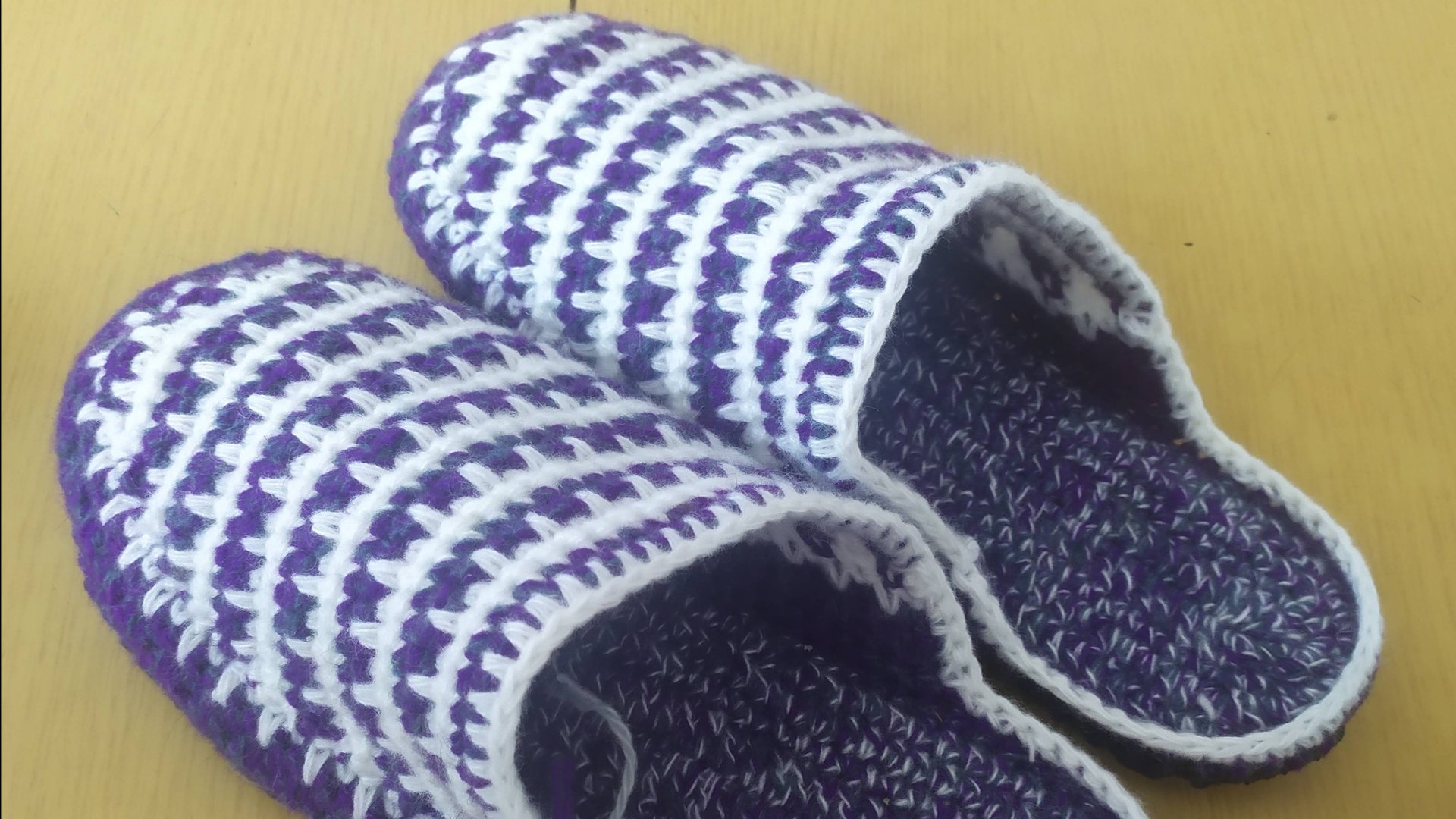 ТАПОЧКИ СЫНУ КРЮЧКОМ НА ПОДОШВЕ. смотреть онлайн