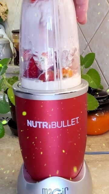 Strawberry Milkshake! | Клубничный коктейль! ♥ ♥ ♥ #shorts