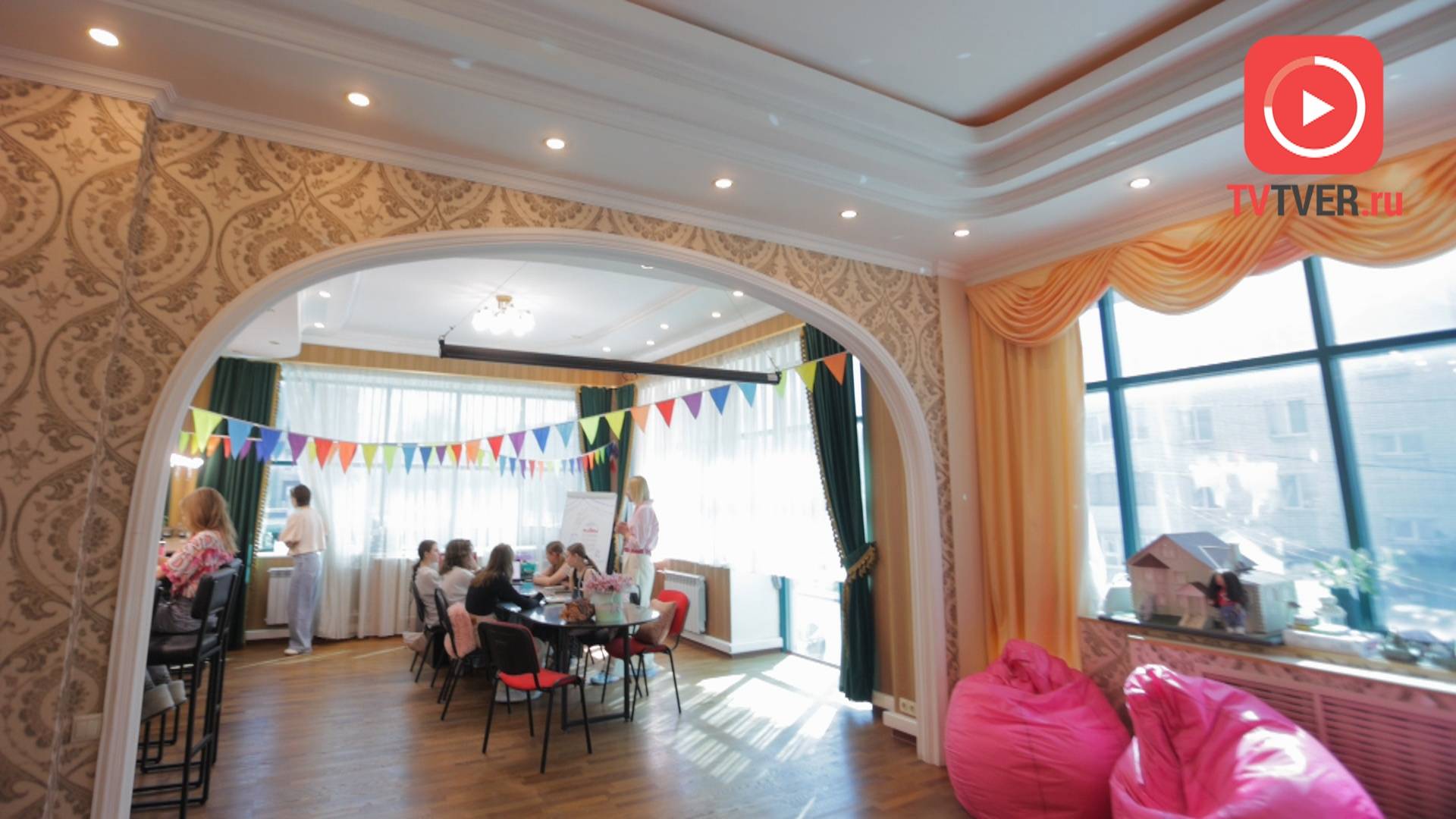 Школа Юных Леди: развитие личности через баланс традиций и инноваций смотреть онлайн