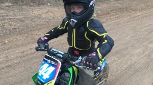 Старт в в гору. Трасса Мотокросс