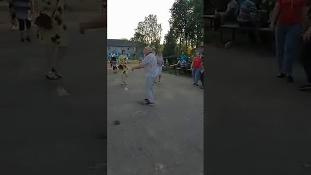 Ольга Роса и Михаил Чутко- выступление на дне посёлка Озерки 6.08.22 смотреть онлайн