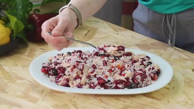 Идеальный белковый салат смотреть онлайн