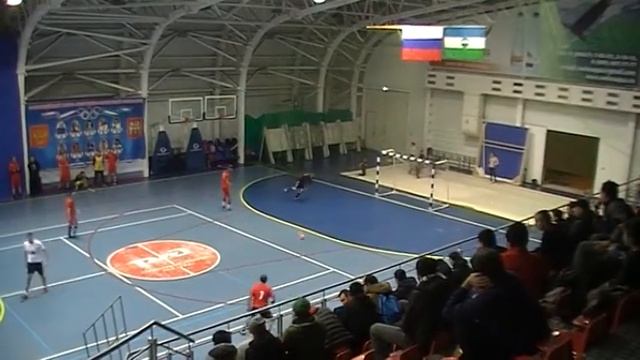 Чемпионат КБР по мини-футболу 2017-18 г. 5-й тур. "Redberry" - "Свадебные генералы". 1 тайм. смотреть онлайн