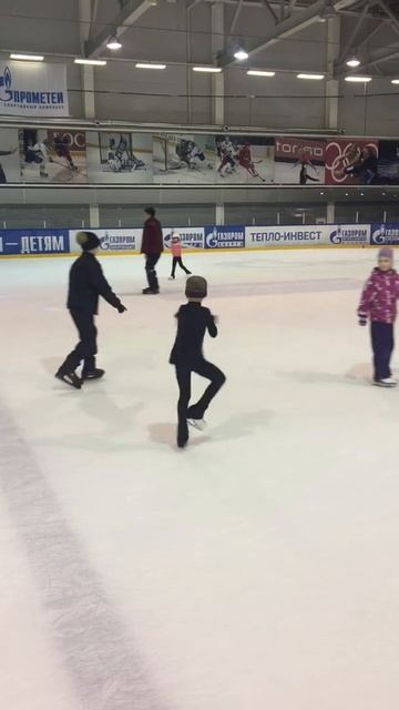 Волчок, винт, фигурное катание, 6лет. смотреть онлайн